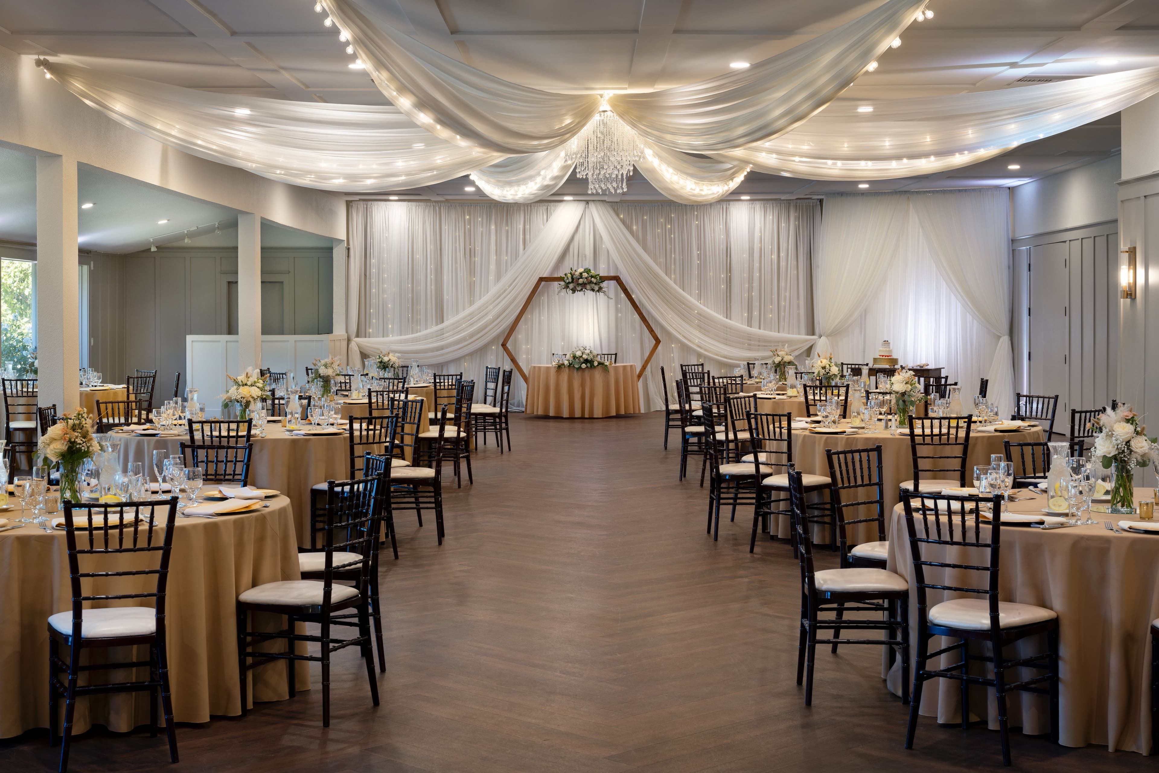 Discover San Ramon Waters by Wedgewood Weddings